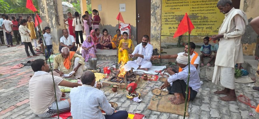 Hardoi News: सलेमपुर राय में हरदेव राजा की पूजा, गांव की सुख-समृद्धि और आरोग्य के लिए हुआ भव्य हवन-पूजन