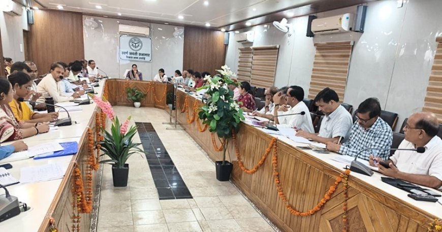 Hardoi News: निराश्रित गोवंश संरक्षण को लेकर सख्ती, प्रमुख मार्गों से गोवंशों को आश्रय स्थलों में पहुंचाने के निर्देश