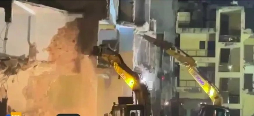 Delhi Demolition Drive: शालीमार बाग में आधी रात चला बुलडोजर, मदीना मस्जिद का हिस्सा और कई अवैध निर्माण जमींदोज; भारी पुलिस बल तैनात