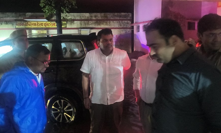 सीतापुर डीएम ने किया सीएचसी रेउसा का औचक निरीक्षण, मरीजों का जाना हाल