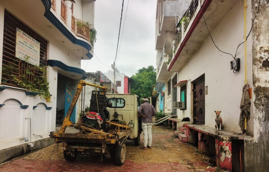 खैराबाद में भारी बारिश के बीच पालिका प्रशासन सक्रिय: जनरेटर से जलापूर्ति, राहत कार्य तेज