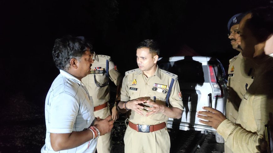Crime News: हरदोई में दिनदहाड़े सर्राफा कारोबारी से लूट, कार का शीशा तोड़कर पांच किलो चांदी ले उड़े बदमाश, पुलिस जांच में जुटी