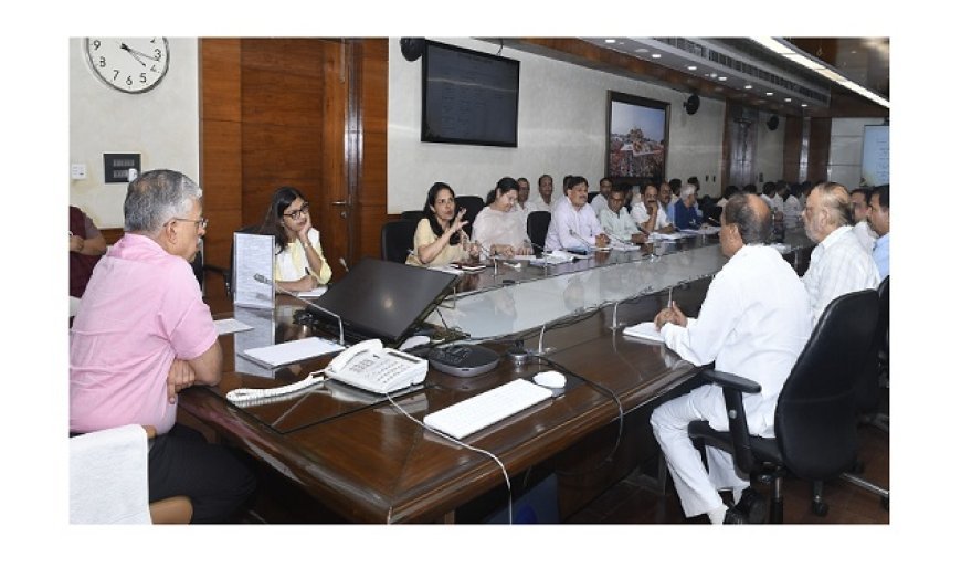 UP News: मिलावटखोरी और नकली दवाओं पर सख्ती! मुख्य सचिव ने दिए प्रभावी कार्रवाई के निर्देश