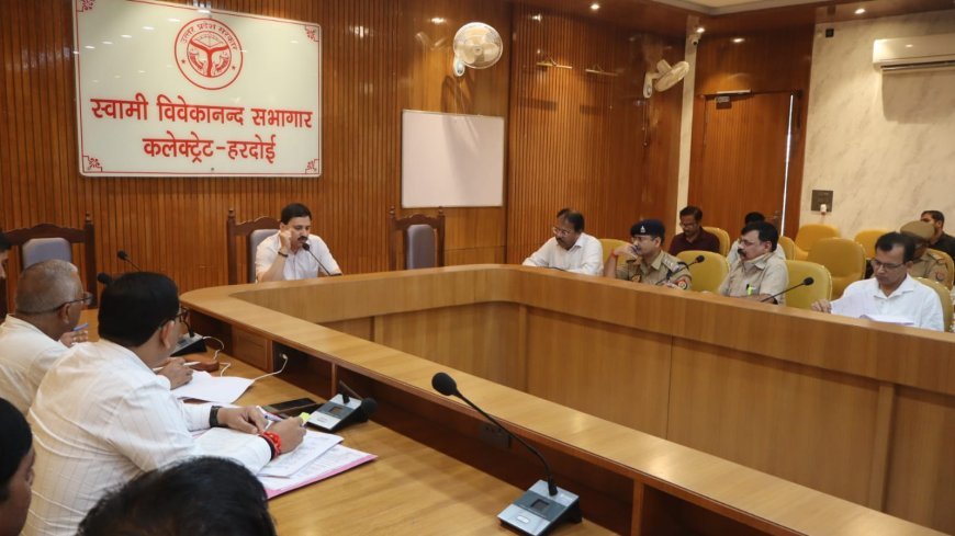 हरदोई: सड़क हादसों पर लगेगी लगाम, ई-रिक्शा संचालन और ब्लैक स्पॉट सुधार को लेकर सख्त निर्देश