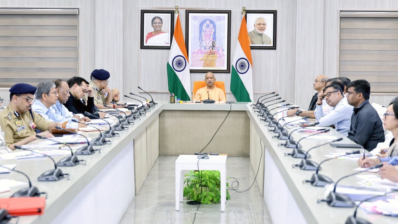 UP News: जनशिकायतों का 24 घंटे में मिले संतोषजनक जवाब, निर्विवाद राजस्व मामलों का 15 दिन में हो निस्तारण: मुख्यमंत्री