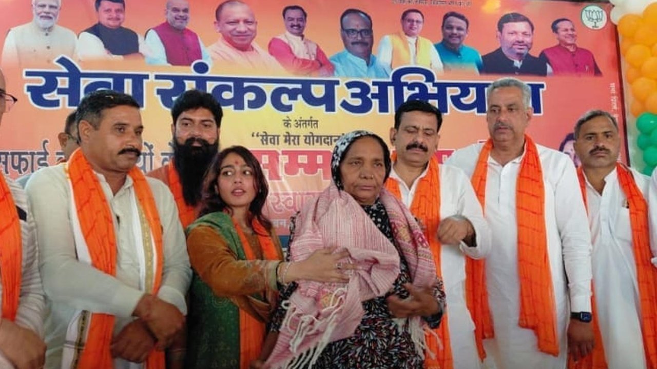 सहारनपुर में सेवा संकल्प अभियान के तहत स्वच्छता दूतों का सम्मान, सफाईकर्मियों को ओढ़ाई गईं शॉल