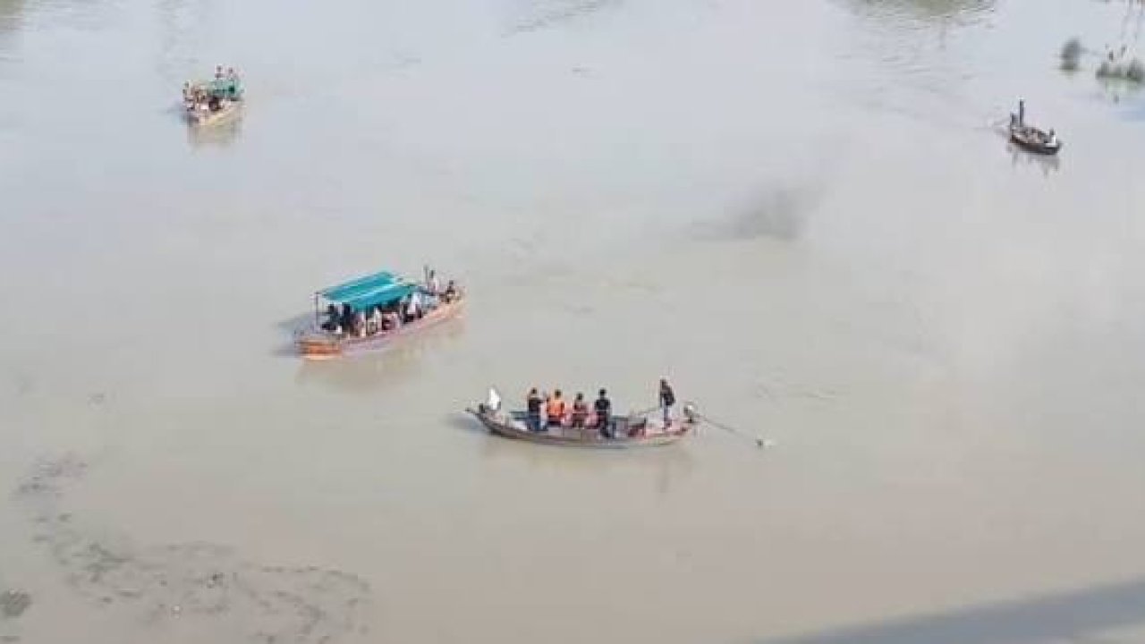 बिहार के राघोपुर में बड़ा जल हादसा: स्कूल/कोचिंग जा रहे बच्चों से भरी नाव पलटी, 13 की मौत, राहत-बचाव अभियान जारी