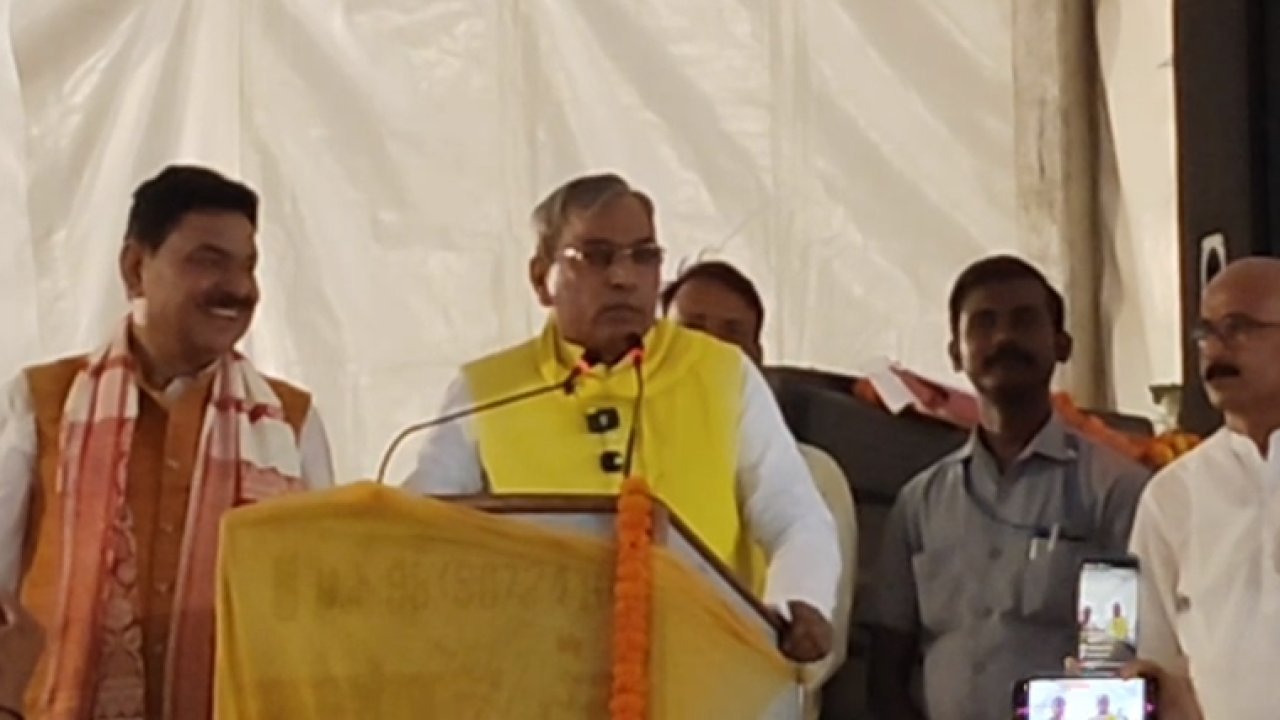 Ballia News: सपा की जीत पर डिप्टी सीएम के बयान पर ओमप्रकाश राजभर की नसीहत, बोले- हार पर चिंता नहीं चिंतन करें केशव