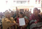 Hardoi News: हरपालपुर CHC पर आशा वर्करों का प्रदर्शन, मांगों को लेकर सौंपा ज्ञापन; 14 अक्टूबर से अनिश्चितकालीन कार्य बहिष्कार का ऐलान