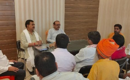 Hardoi News: हरदोई में जय प्रकाश रावत ने शिक्षक-स्नातक एमएलसी चुनाव की तैयारियों की समीक्षा की