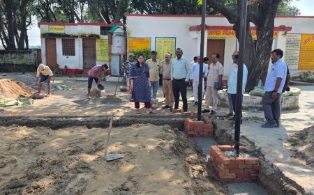 Hardoi News: सीडीओ ने बावन में निर्माणाधीन एमडीएम शेड और अमृत सरोवर का किया आकस्मिक निरीक्षण