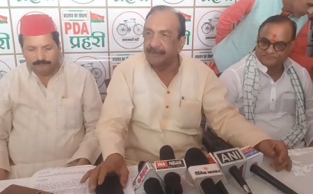 Sambhal News: सम्भल में सपा का चुनाव आयोग पर हमला, बैलेट पेपर से चुनाव की मांग; 2 से 8 अक्टूबर तक ‘लोकतंत्र बचाओ सप्ताह’ का ऐलान