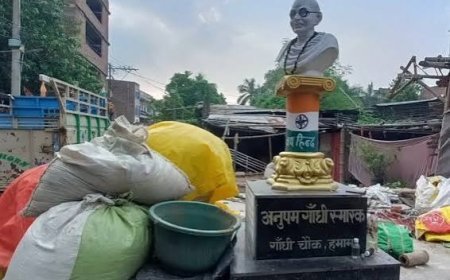Gandhi Jayanti Reality Check: कहीं नीला ड्रम तो कहीं कचरे और बोरियों का ढेर, पटना में बदहाली के बीच 'गांधीजी'