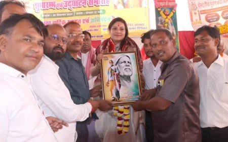 हाथरस में रजक समाज शिविर का समापन, पालिकाध्यक्ष श्वेता चौधरी का सम्मान