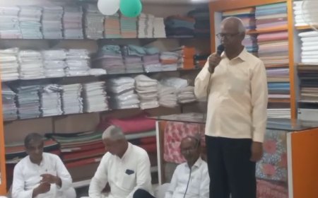 बलिया: गांधी आश्रम में विचार गोष्ठी का आयोजन, पूर्व विधायक बोले- अहिंसा से ही संभव है विश्व शांति