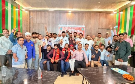 हरदोई में फार्मासिस्ट एसोसिएशन का सम्मेलन, शेड्यूल K हटाने और प्रैक्टिस रेगुलेशन लागू करने की उठी मांग