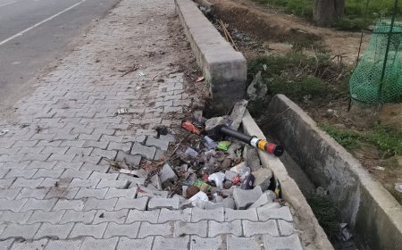 नैमिषारण्य बाईपास मार्ग पर गहरे गड्ढे और टूटी पुलिया बढ़ा रही हैं हादसों का खतरा