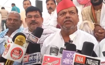 बांसडीह में राम गोविंद चौधरी को दी गई श्रद्धांजलि, नीरज सिंह गुड्डू ने की प्रतिमा और लाइब्रेरी स्थापना की घोषणा