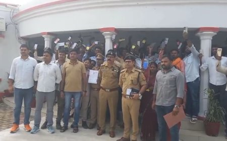 बलिया पुलिस की बड़ी कामयाबी, 107 गुमशुदा मोबाइल बरामद कर लोगों को लौटाए