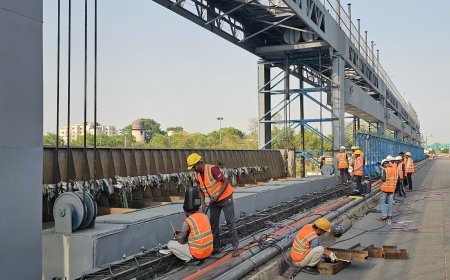 यूपी में 70 फीट गहरे पानी में बैराज गेट बदलकर रचा कीर्तिमान, सिंचाई और बाढ़ सुरक्षा को मिली नई मजबूती