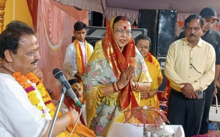 हरदोई में भागवत कथा के दौरान धूमधाम से मना कृष्ण जन्मोत्सव, भजनों पर झूमे भक्त