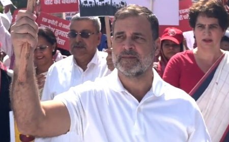 New Delhi News: संसद से नीति आयोग की ओर बढ़ रहे सांसदों को पुलिस ने रोका, मतदाता सूची और फॉर्म 6 के मुद्दे पर संसद से सड़क तक संग्राम
