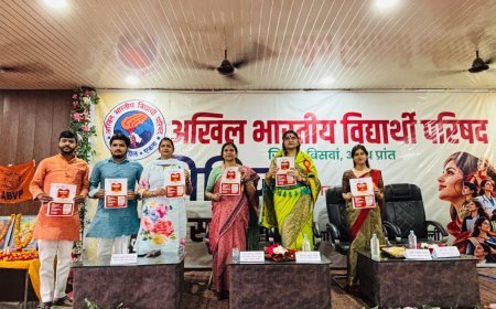 सीतापुर में एबीवीपी का युवती सम्मेलन: गांधी डिग्री कॉलेज में छात्राओं को दिया आत्मनिर्भरता और नेतृत्व का मंत्र