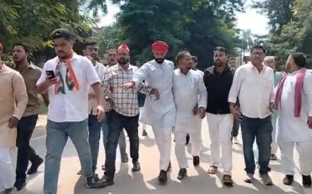 Ballia News: मुख्य चुनाव आयुक्त ज्ञानेश कुमार को बर्खास्त करो - बलिया में गरजा INDIA गठबंधन