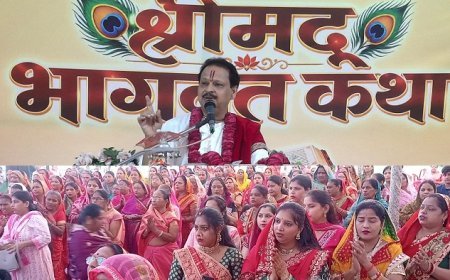 Religious News: निर्बल और दीन-दुखियों की सहायता में लगे धन का सदुपयोग ही सच्चा धर्म- आचार्य संतोष भाई जी