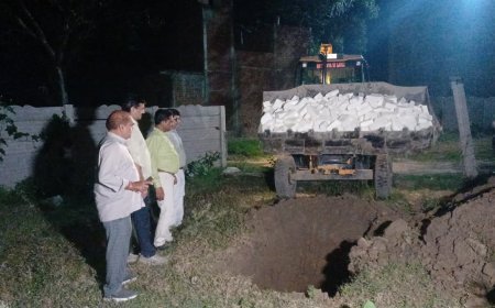 Lucknow News: नवरात्रि से पहले यूपी में मिलावटखोरों पर बड़ा एक्शन, 1.04 करोड़ का खाद्य पदार्थ जब्त; 1500 किलो पनीर नष्ट