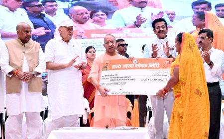 गोरखपुर में सीएम योगी का बड़ा ऐलान: बाढ़ और आपदा पीड़ितों के खातों में पहुंचे 493 करोड़, 15 अक्टूबर से खुलेंगे क्रय केंद्र