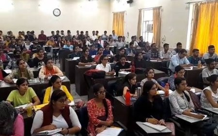UP Sarvodaya Vidyalaya Free JEE NEET Coaching: सर्वोदय विद्यालय के छात्रों को मिलेगी जेईई-नीट की मुफ्त कोचिंग, रहना-खाना भी फ्री