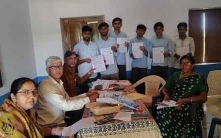 UP Voter Registration Drive: यूपी में 17 और 24 अक्टूबर को लगेंगे विशेष वोटर रजिस्ट्रेशन कैंप, ऐसे जुड़वाएं मतदाता सूची में नाम