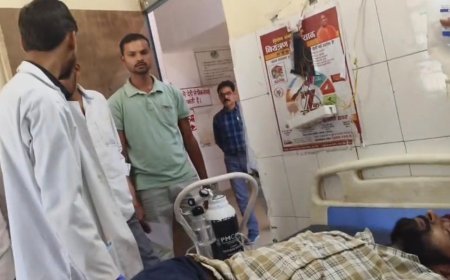 Hathras Road Accident: सासनी में अनियंत्रित होकर फिसली बाइक, गंभीर घायल युवक अलीगढ़ रेफर