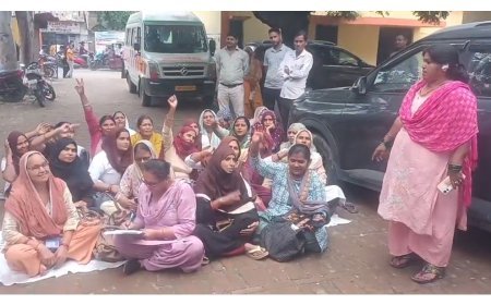Sambhal News: सम्भल में आशा कार्यकर्ताओं का बड़ा आंदोलन! ₹24 हजार मानदेय और ₹10 लाख बीमा की मांग