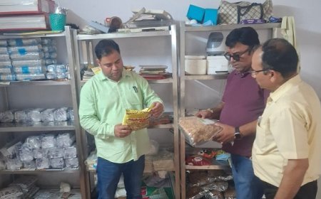 UP News: लखनऊ की अमीनाबाद दवा मंडी पर FSDA का बड़ा एक्शन, फर्जी बिलिंग में 14 लाइसेंस रद्द और 29 निलंबित