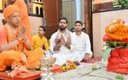 यूपी में महानवमी पर सार्वजनिक अवकाश घोषित, लगातार दो दिन बंद रहेंगे स्कूल, कॉलेज और सरकारी दफ्तर
