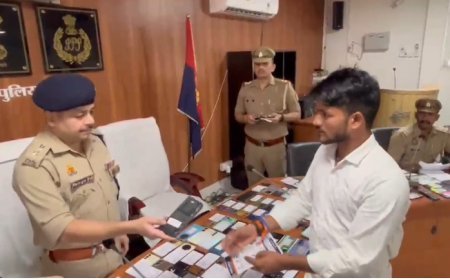 सम्भल पुलिस का बड़ा धमाका! 43 लाख के 233 गुमशुदा मोबाइल बरामद, मालिकों के चेहरों पर लौटी मुस्कान