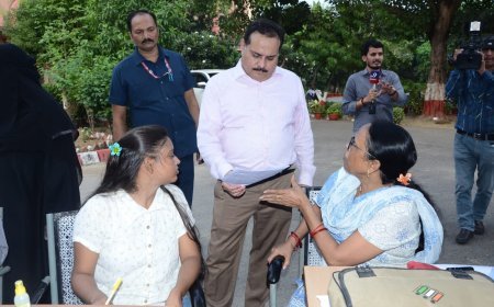 यूपी विधान परिषद चुनाव 2026: स्नातक और शिक्षक मतदाता घर बैठे जान सकेंगे मतदेय स्थल व क्रम संख्या, CEO की वेबसाइट पर मिलेगी जानकारी