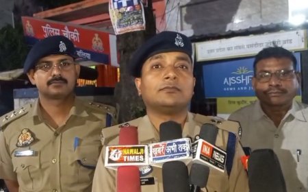 बलिया में दुर्गा पूजा और विजयादशमी को लेकर पुलिस हाई अलर्ट, शहर में निकला फ्लैग मार्च और रूट डायवर्जन लागू