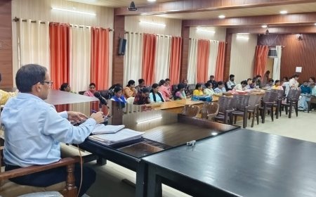 हरदोई में मतदाता सूची पुनरीक्षण को लेकर बैठक, डुप्लीकेट नामों के सत्यापन और नए वोटरों के पंजीकरण पर जोर
