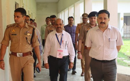 Hardoi News: हरदोई में PET-2026 को लेकर DM-SP का एक्शन, परीक्षा केंद्रों पर औचक निरीक्षण कर नकल रोकने के दिए सख्त निर्देश!