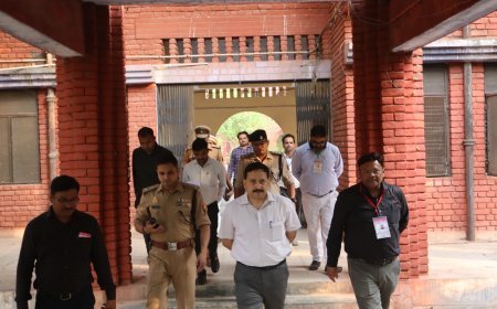 हरदोई में पीईटी परीक्षा- डीएम और एसपी ने परखी सुरक्षा, दोनों पालियों में छूटी परीक्षा
