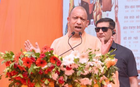 UP Politics: अखिलेश यादव पर सीएम योगी का तीखा तंज—'विरासत में गद्दी मिल सकती है, बुद्धि नहीं, काठ की हांडी बार-बार नहीं चढ़ती'