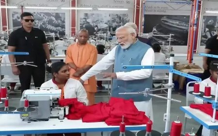 बेटियों की सुरक्षा का भरोसा देख बोले पीएम मोदी: 'योगी जी को थैंक्यू बोलो', वाराणसी में महिला कर्मचारी से दिलचस्प संवाद
