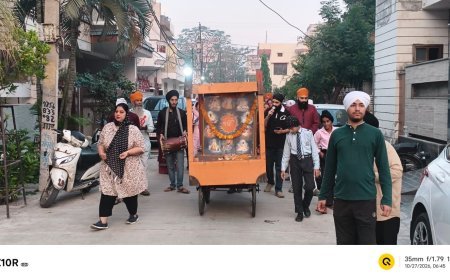 गुरु रामदास जी के प्रकाश पर्व पर देवबंद में निकली भव्य प्रभातफेरी, गुरबाणी गायन और जयकारों से गूंजा नगर