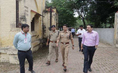 Hardoi News: हरदोई में PET-2026 परीक्षा को लेकर DM-SP का औचक निरीक्षण, CCTV और सुरक्षा व्यवस्था परखी