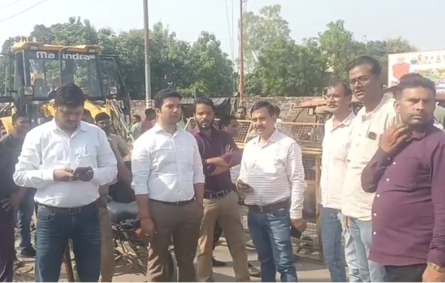 सम्भल में चौराहों का बदलेगा चेहरा! कोतवाली चौराहे के सुंदरीकरण की तैयारी, चंदौसी चौराहे पर लगेगी पृथ्वीराज चौहान की प्रतिमा