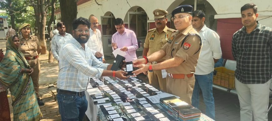 हरदोई पुलिस ने लौटाए 40 लाख के 220 गुमशुदा मोबाइल: सर्विलांस सेल और CEIR पोर्टल की मदद से मिली बड़ी सफलता