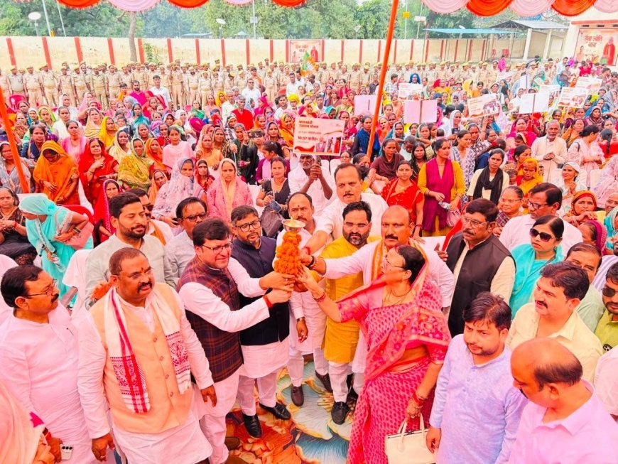 Hardoi News: हरदोई में गूंजा ‘विकसित भारत-2047’ का संकल्प, सेवा ज्योति कलश यात्रा में उमड़ा जनसैलाब